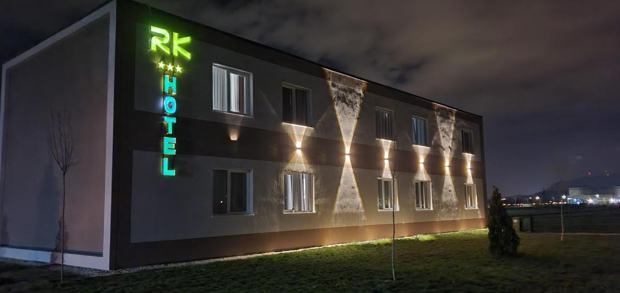 Hotel Rk Ghimbav Екстер'єр фото