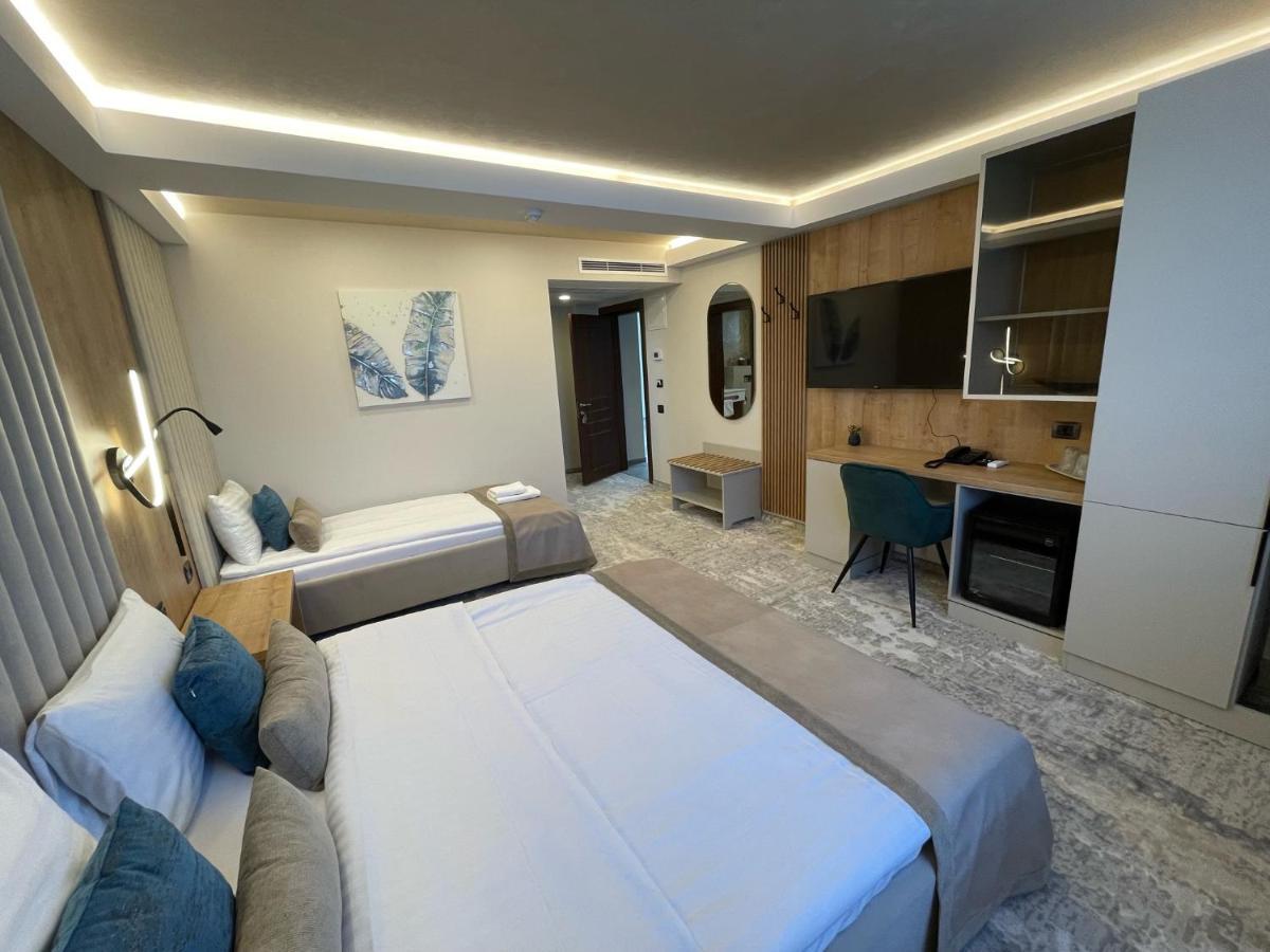Hotel Rk Ghimbav Екстер'єр фото