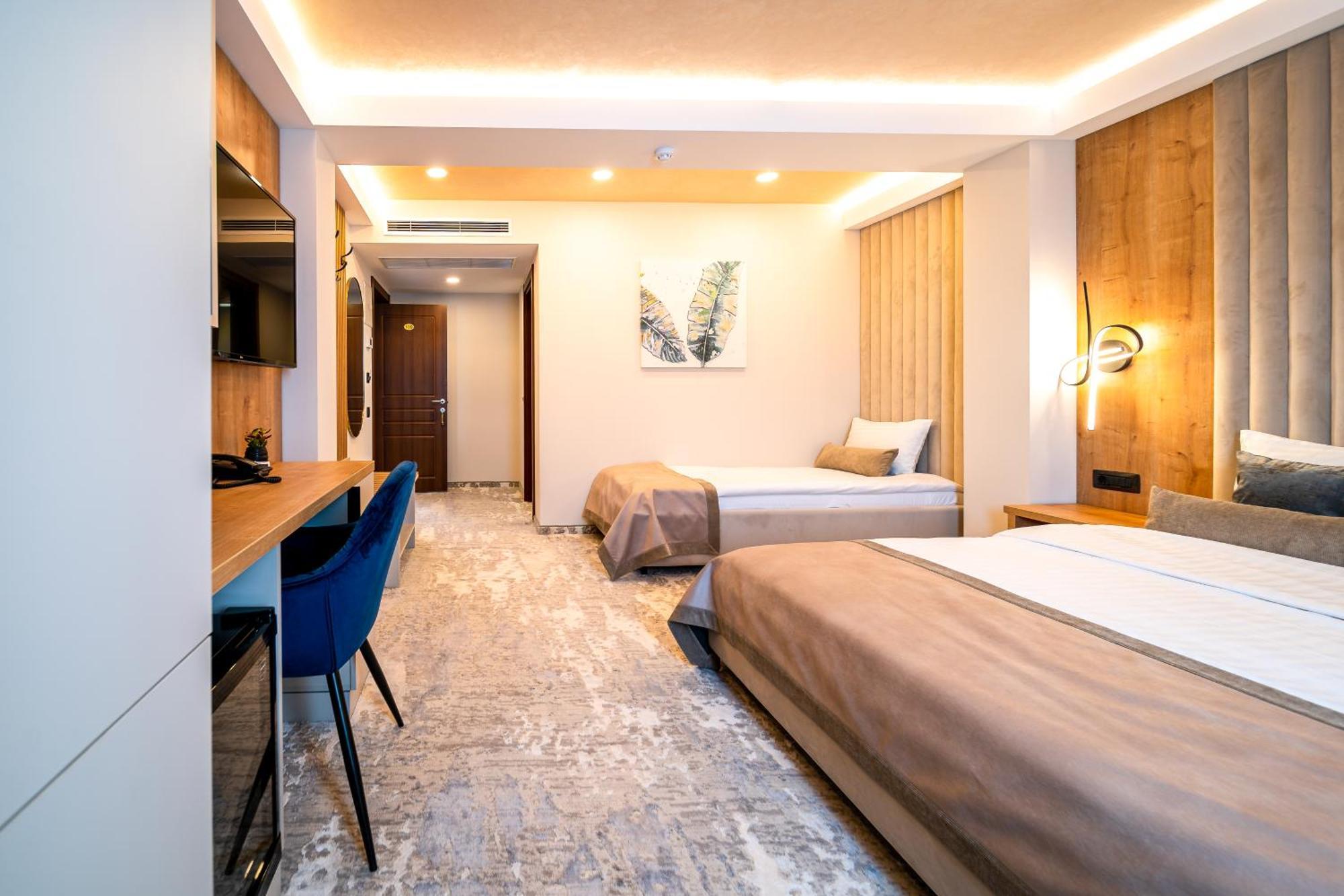Hotel Rk Ghimbav Екстер'єр фото